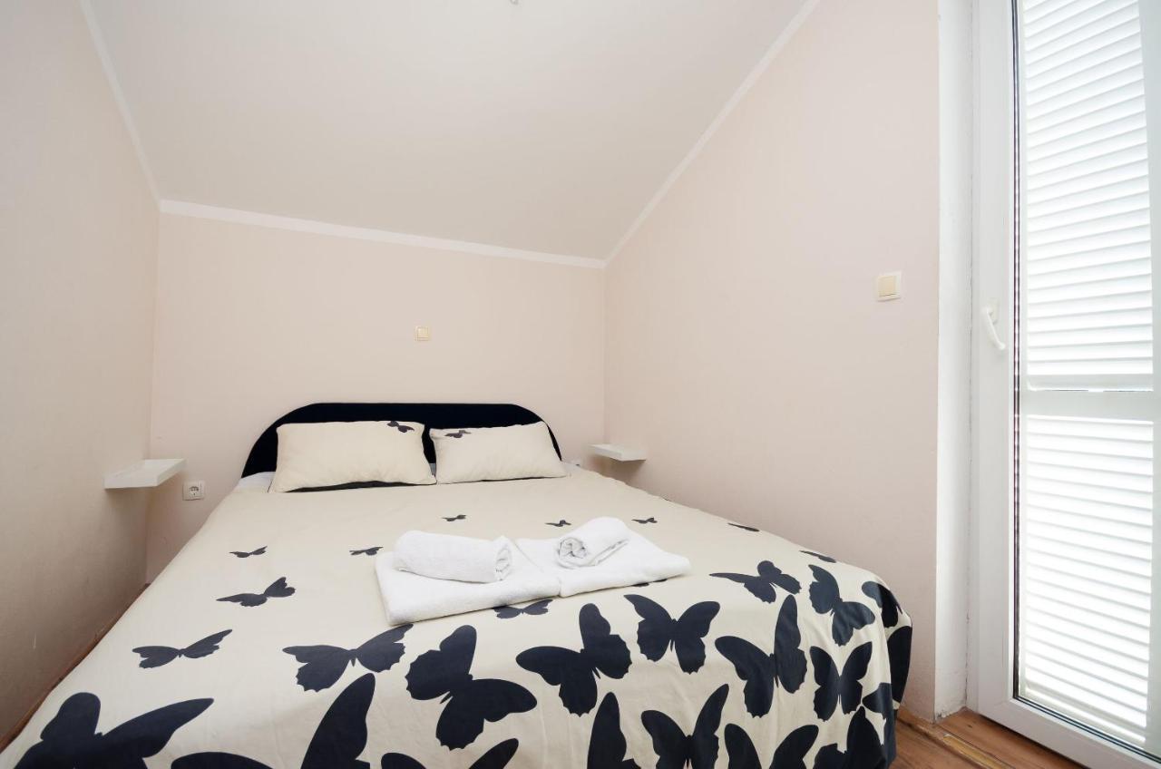 Apartments Snjezana Novi Vinodolski Esterno foto