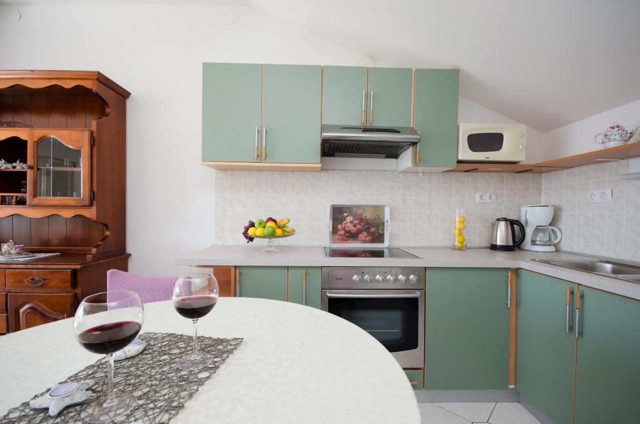 Apartments Snjezana Novi Vinodolski Esterno foto