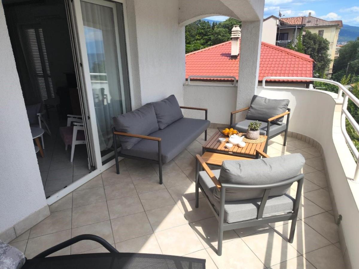 Apartments Snjezana Novi Vinodolski Esterno foto