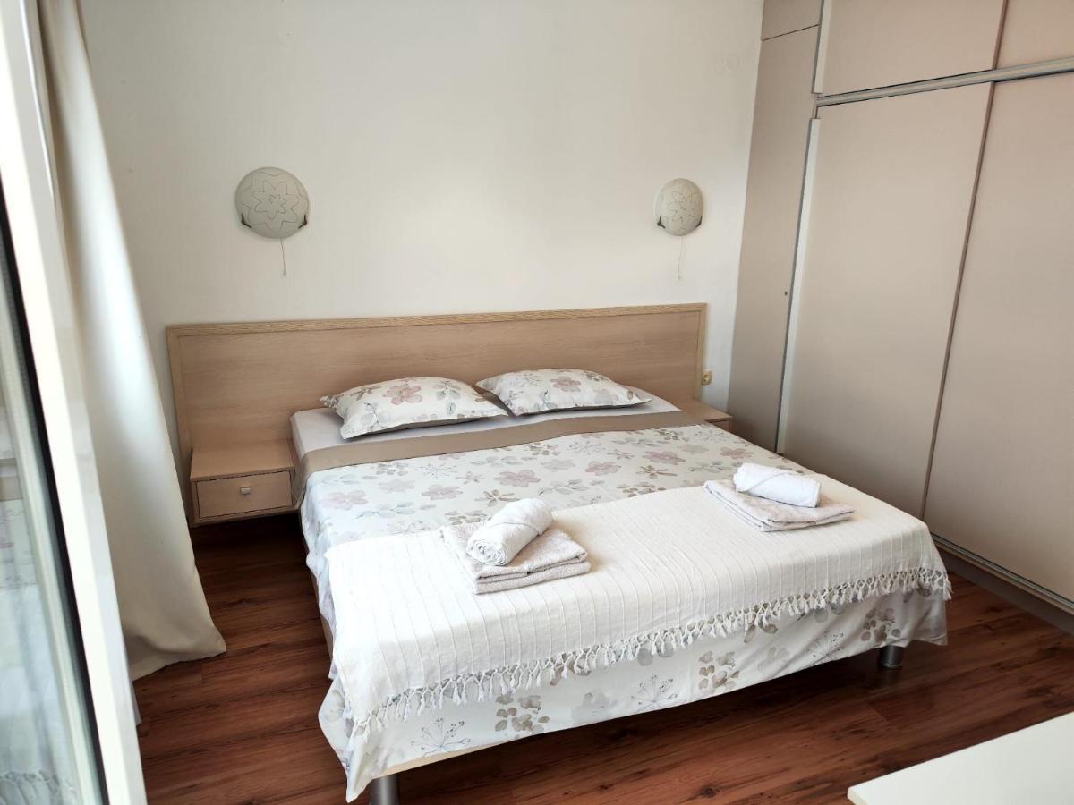 Apartments Snjezana Novi Vinodolski Esterno foto