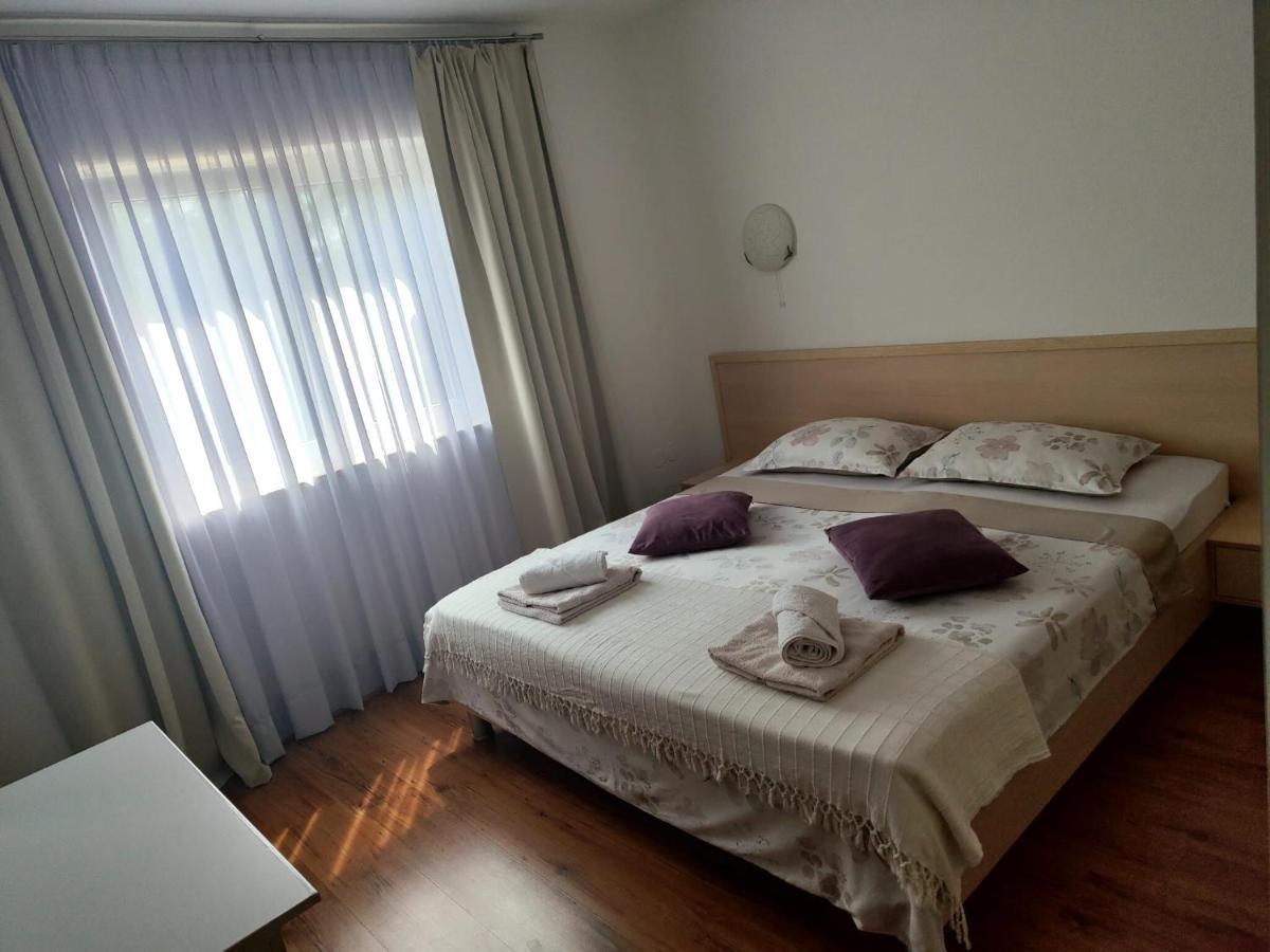 Apartments Snjezana Novi Vinodolski Esterno foto