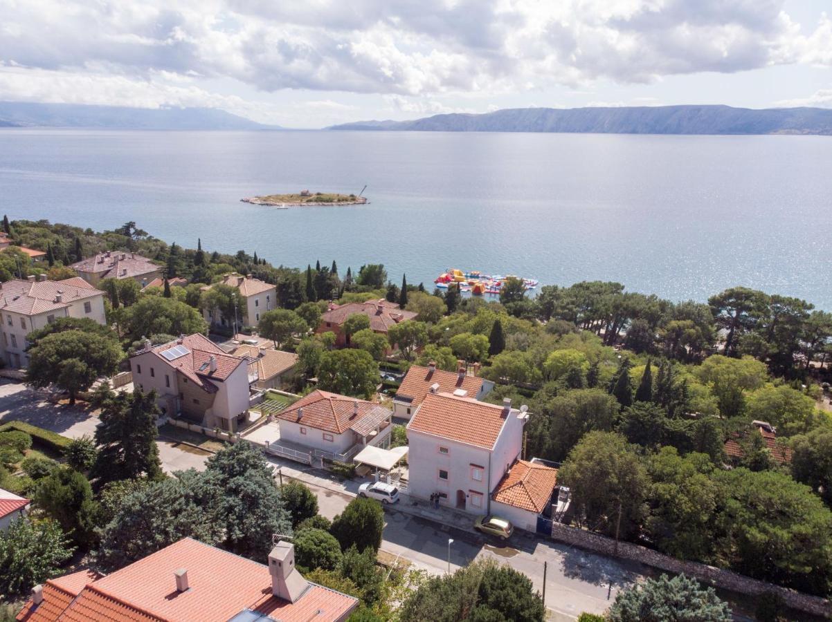 Apartments Snjezana Novi Vinodolski Esterno foto